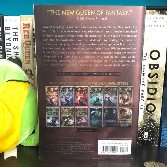 PB City of Bones by Cassandra Clare - Picture 3 of 5
